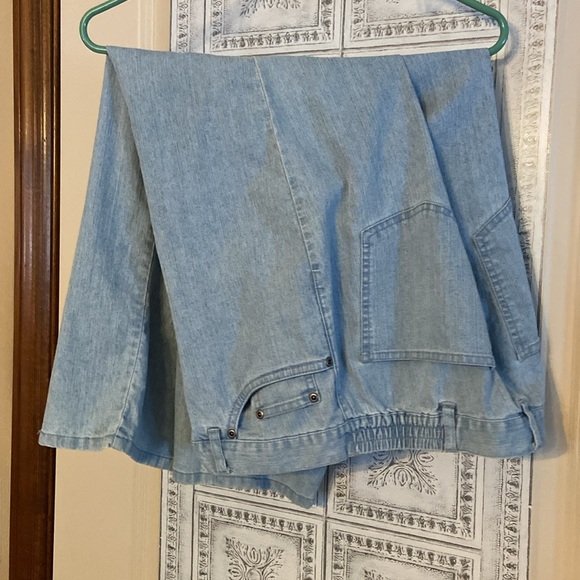 Pre-💙 RubyRoad Sz-10 Lightweight Denim-Awesome Capris w/Decorative Braided Legs - Picture 16 of 16